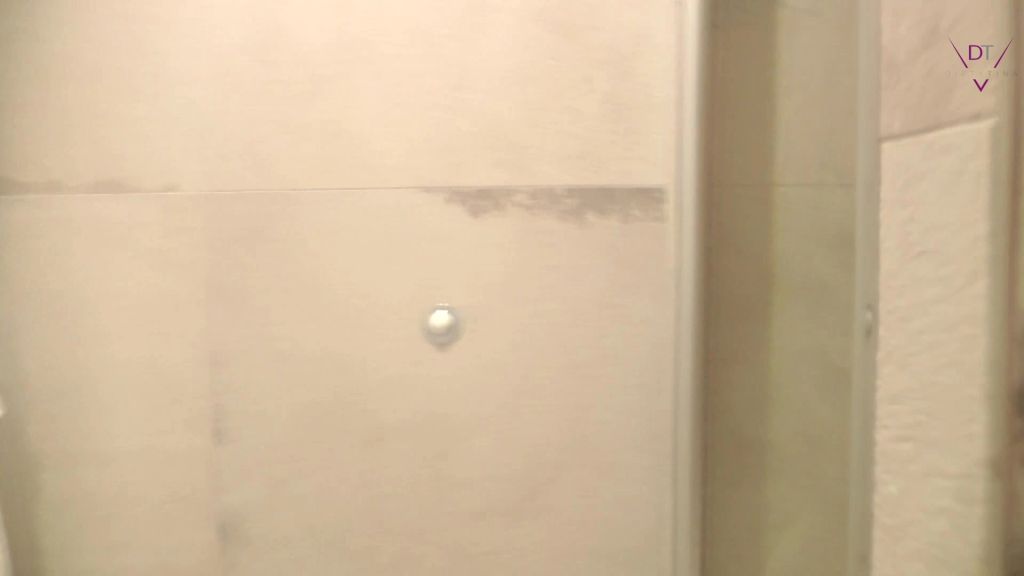 sexy foto nr. 5 von Bist du würdig für meine Pisse? Dann komm und schau zu!