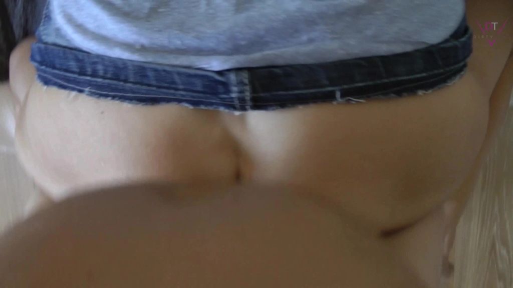 sexy foto nr. 7 von Die Fotze aus der Nachbarschaft – Beine breit für jeden Schw