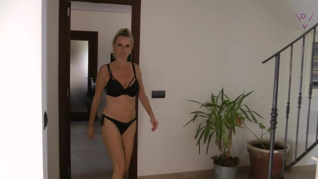 sexy foto nr. 1 von Für NS Fans – Mein harter Piss-Strahl