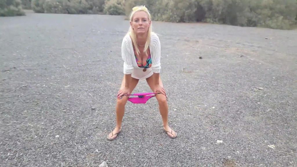 sexy foto nr. 9 von Public Pissen â„ Part 2