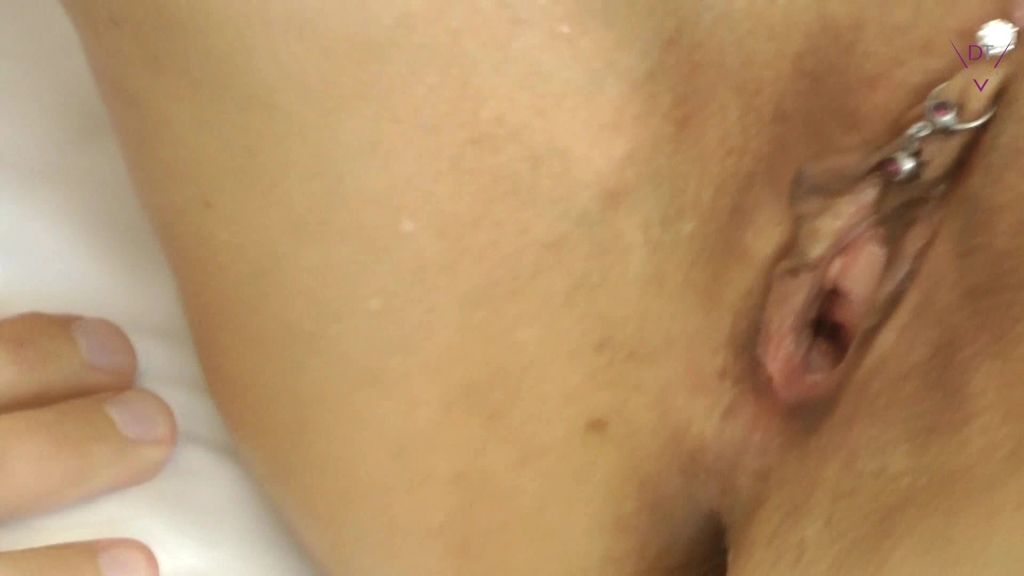 sexy foto nr. 8 von Unglaublich!! Doppel-Squirt beim MILF Dreier!