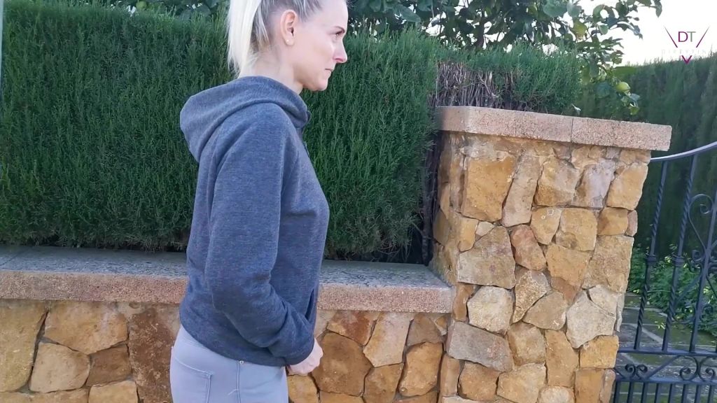 sexy foto nr. 3 von Mein erstes Mal I Public die Jeans eingepisst!