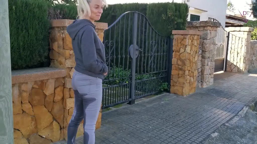 sexy foto nr. 8 von Mein erstes Mal I Public die Jeans eingepisst!