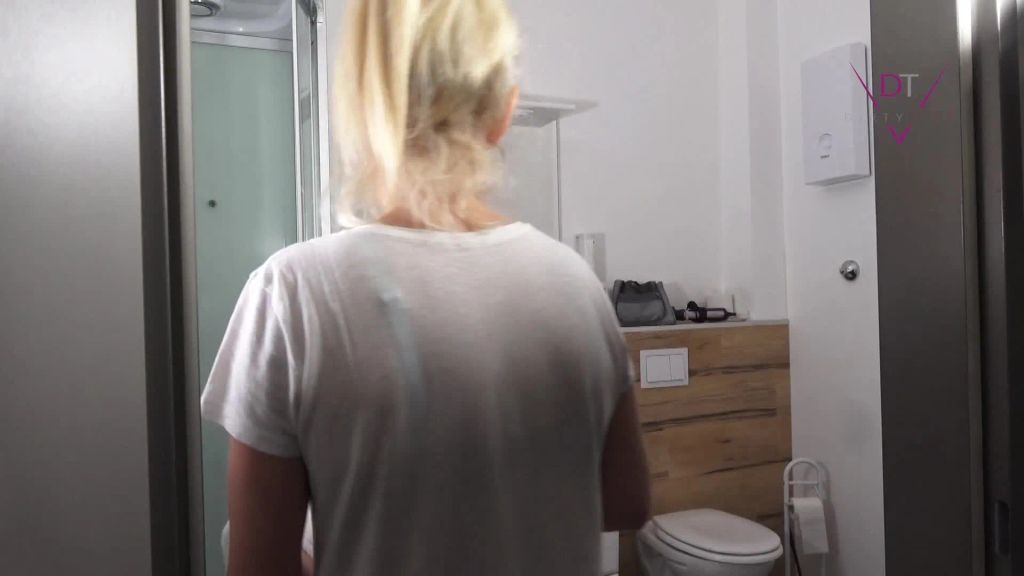 sexy foto nr. 1 von Hilfe, er benutzt mich im Bad! Ausgenutzt und abgefickt!