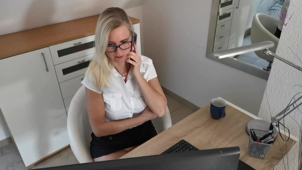 sexy foto nr. 5 von Die Chefin persönlich! Einfach mal laufen lassen!