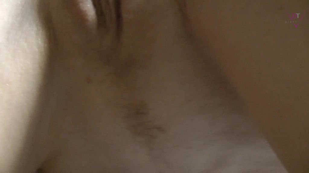 sexy foto nr. 5 von Wunsch-Clip I Spritz auf meine Füße ab!