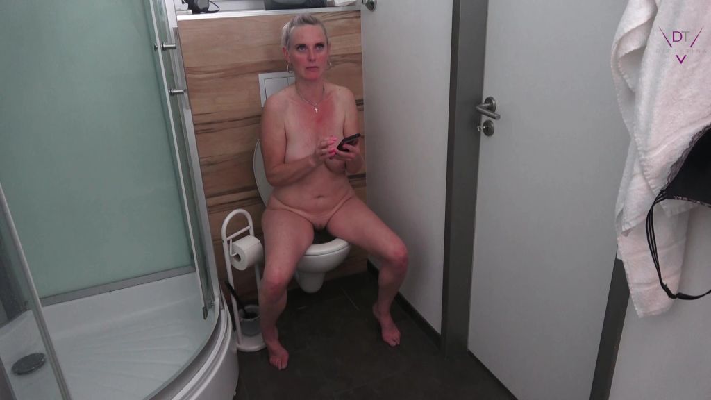 sexy foto nr. 3 von Schluck meinen Sekt du Bitch!
