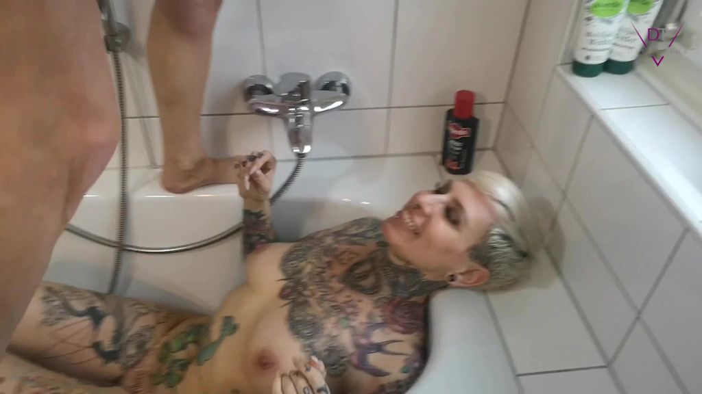 sexy foto nr. 4 von Cat Coxx angepisst!