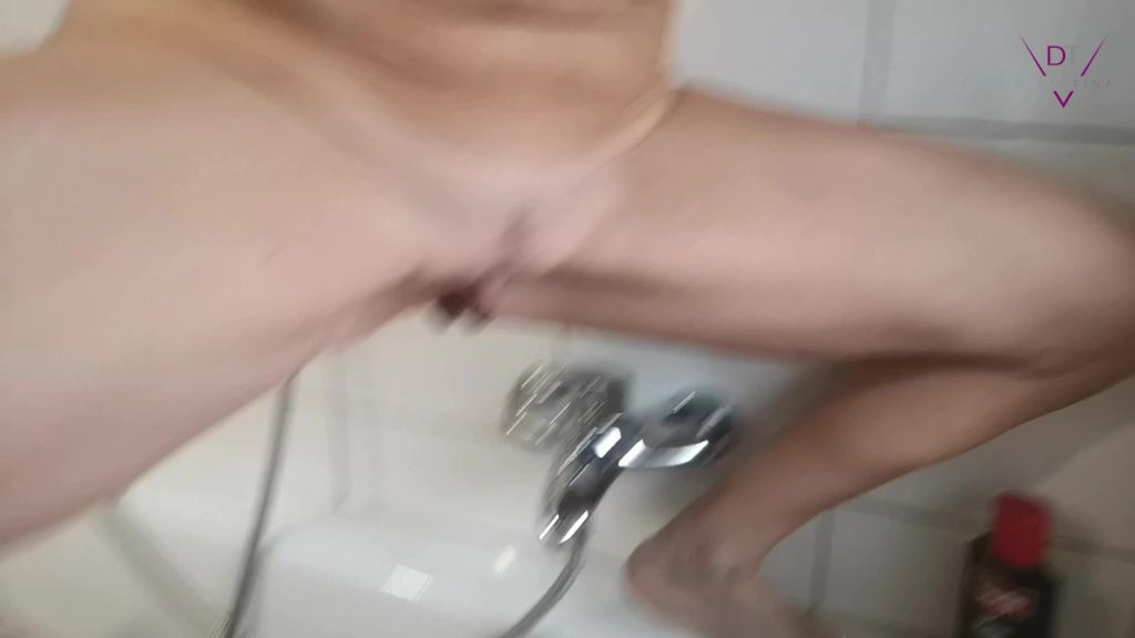 sexy foto nr. 6 von Cat Coxx angepisst!