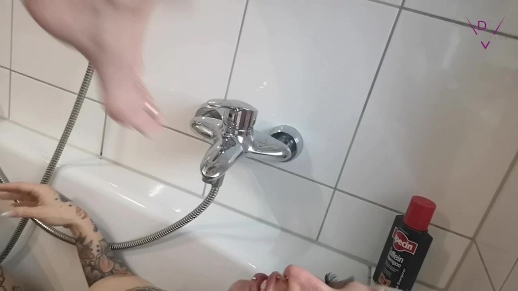 sexy foto nr. 7 von Cat Coxx angepisst!