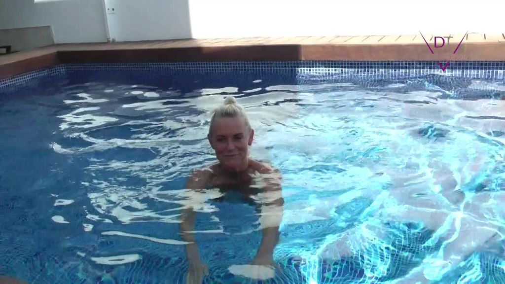 sexy foto nr. 1 von Die geile Natursekt Dusche