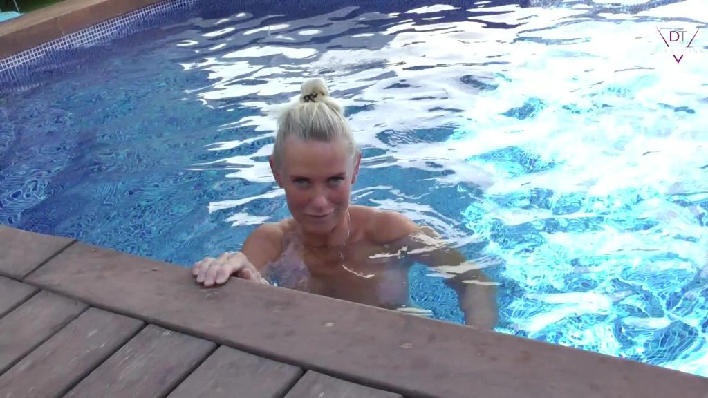 sexy foto nr. 2 von Die geile Natursekt Dusche