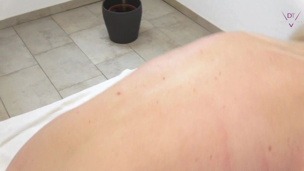 sexy foto nr. 4 von Extrem pervers angepisst! Direkt auf die Fotze.