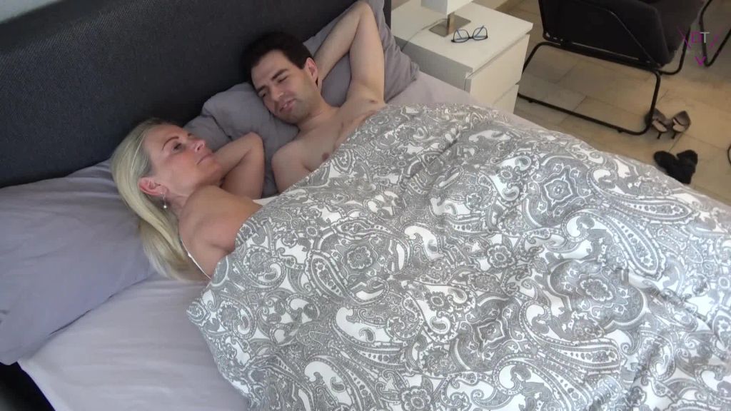 sexy foto nr. 4 von Ausgangssperre! – Die wahre Story!