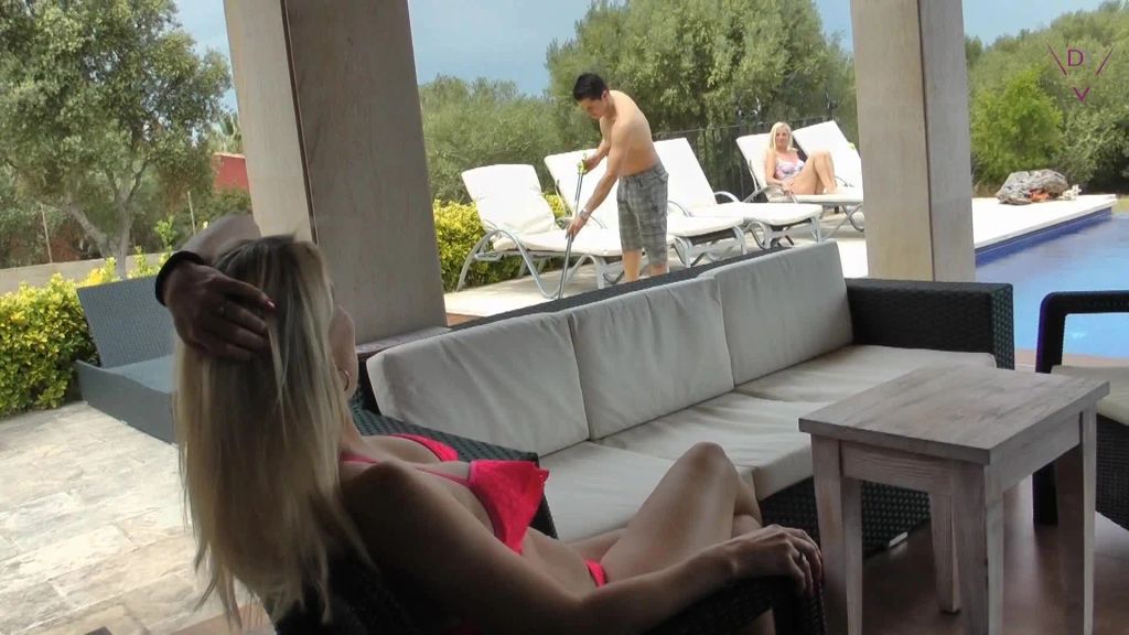 Fick unsere Fotzen Poolboy! Wir haben Langeweile!