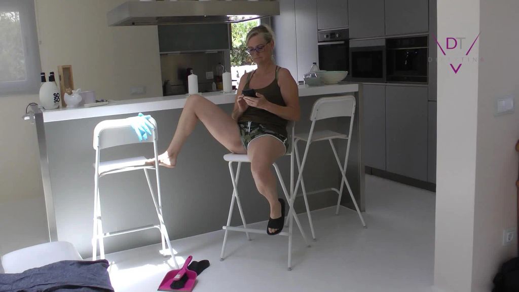 sexy foto nr. 1 von Putzschlampe hart und pervers abgefickt!