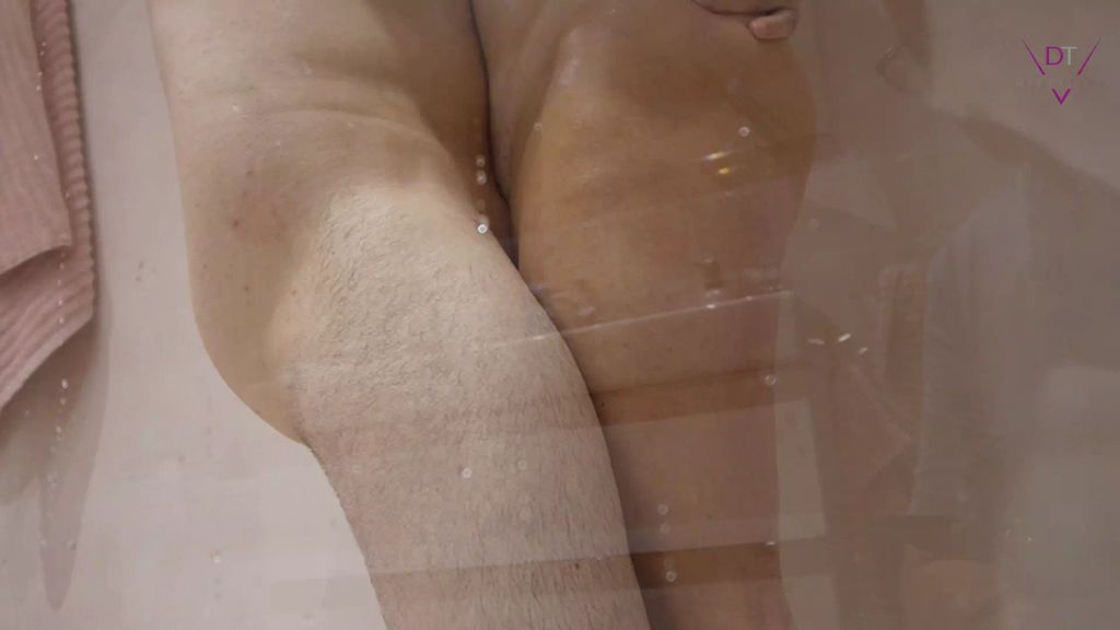 sexy foto nr. 7 von Der Spanner - In der Dusche entsaftet!