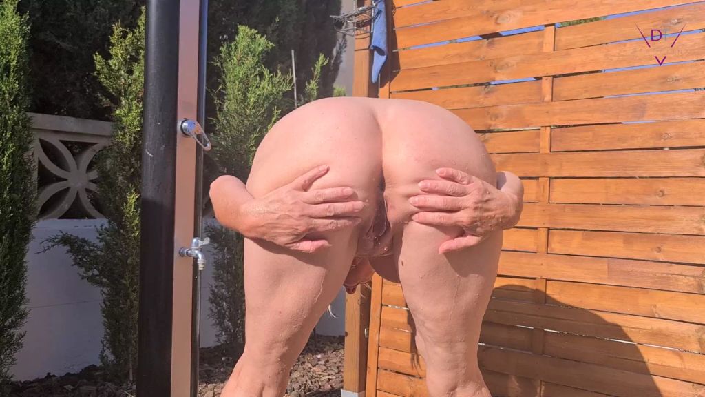 sexy foto nr. 3 von Doppelt Doggy abgepisst I Hausfrauen-Report