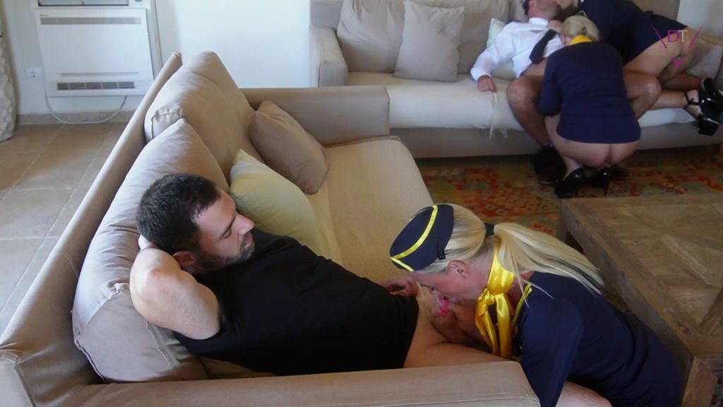 sexy foto nr. 3 von Die ferfickten Stewardesse – Cum & Creampie Airlines