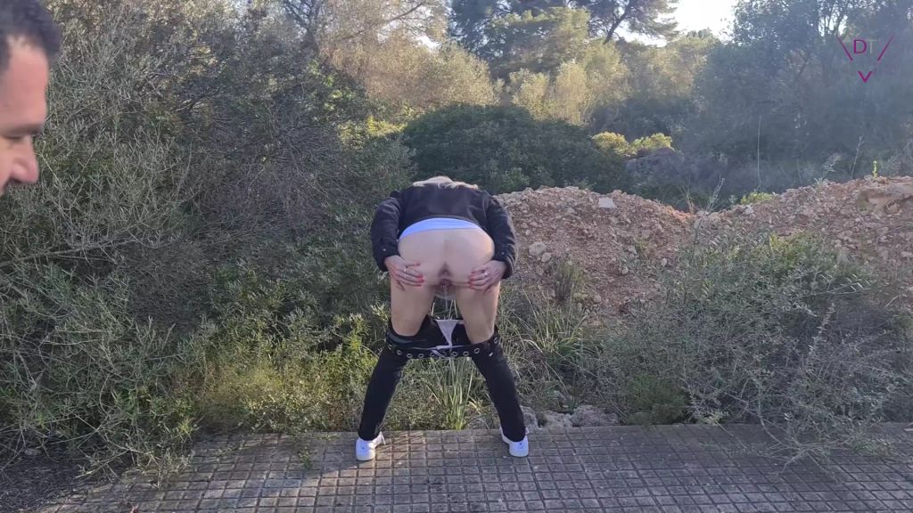 sexy foto nr. 5 von WTF! Erwischt beim Outdoor Piss!