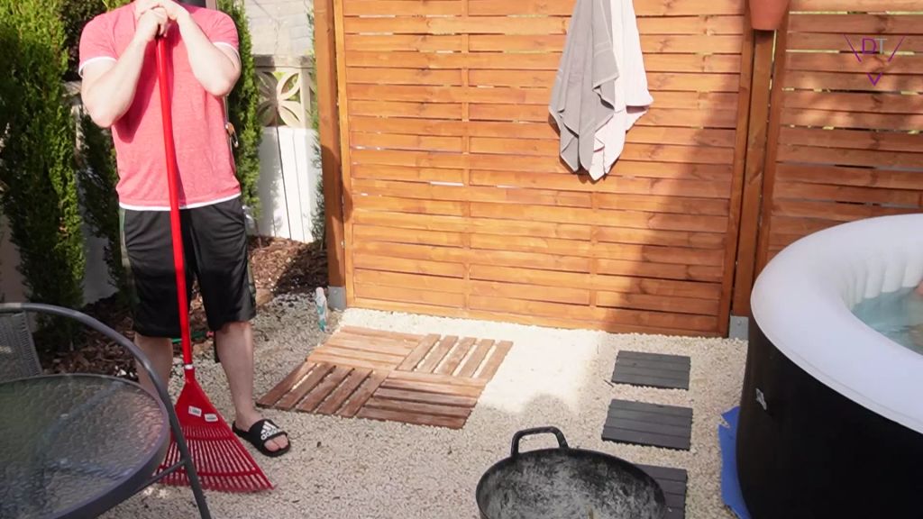 sexy foto nr. 2 von Blank mit dem Gärtner im Pool gefickt!
