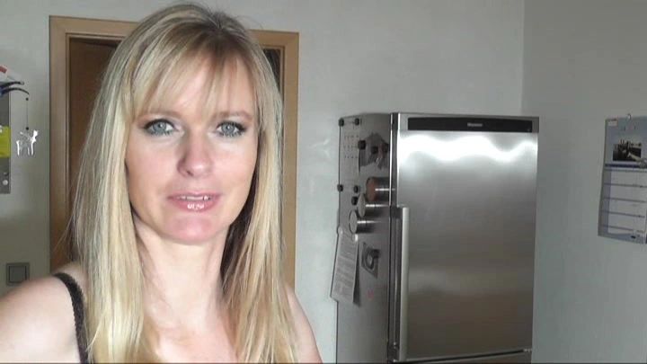 sexy foto nr. 3 von - DIE ERNIEDRIGUNG -