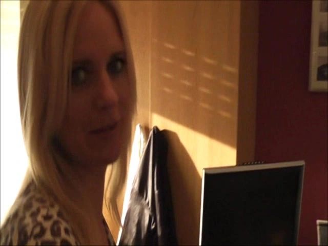sexy foto nr. 2 von - Notdienst -