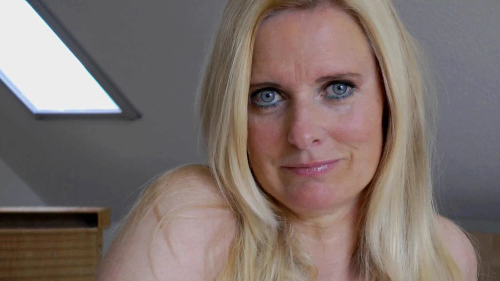 sexy foto nr. 2 von Die Anal-Jungfrau
