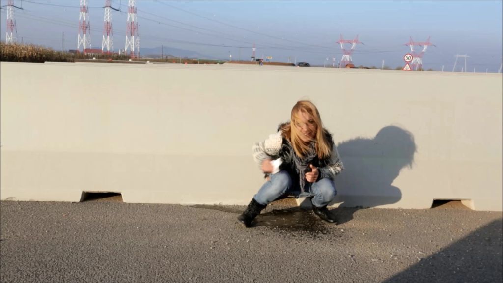 sexy foto nr. 4 von Am Straßenrand gepisst