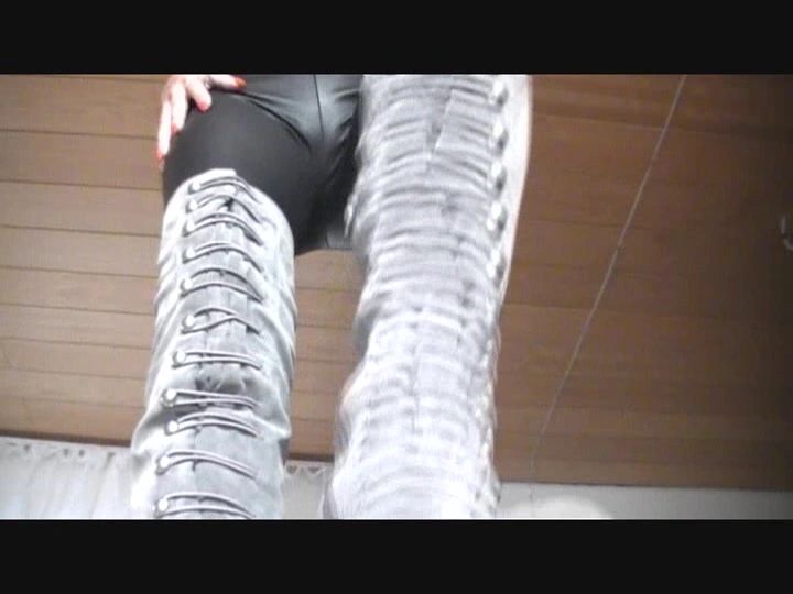sexy foto nr. 3 von Eier treten