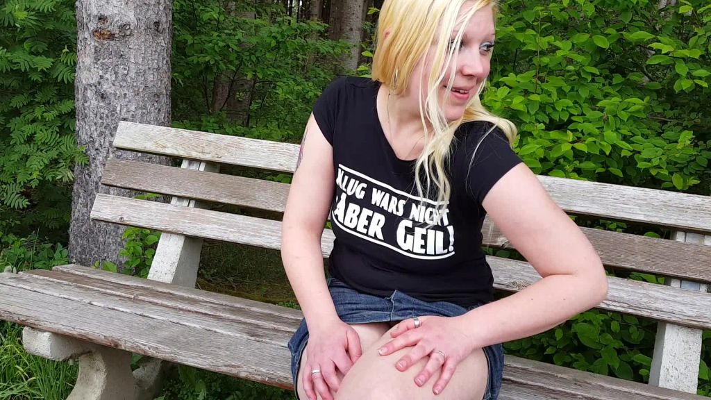 sexy foto nr. 1 von Outdoor Lecken auf der Parkbank