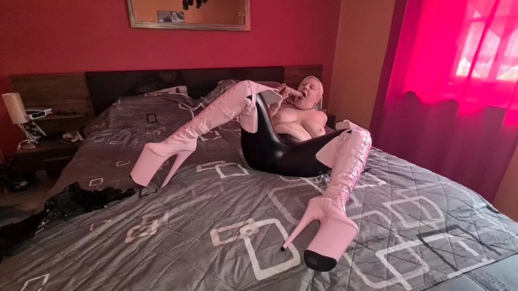 Geiler Fick in Asthetic Black Pants und Pink Lack Overknees