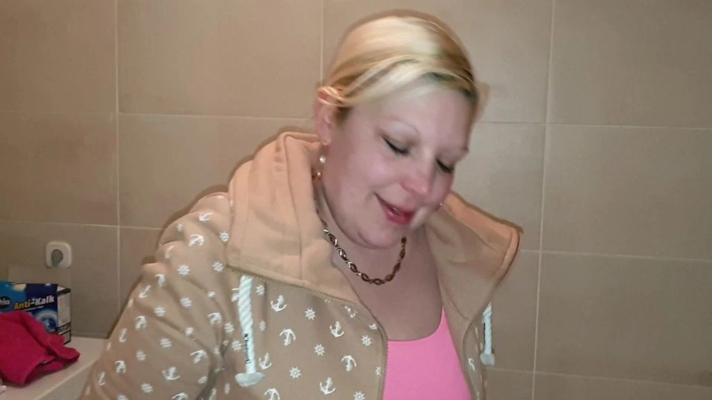 Ein paar Bier und meine Pissfotze war am platzen