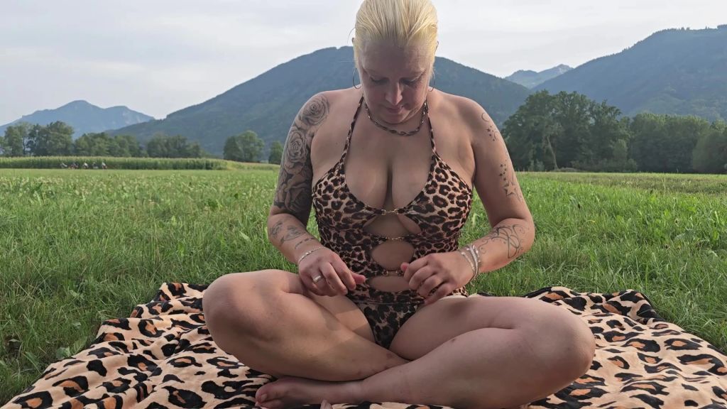 Vorschaubild zum Video „GEILER DILDOFICK MIT BERGBLICK!!!“ von sexymaus 5711