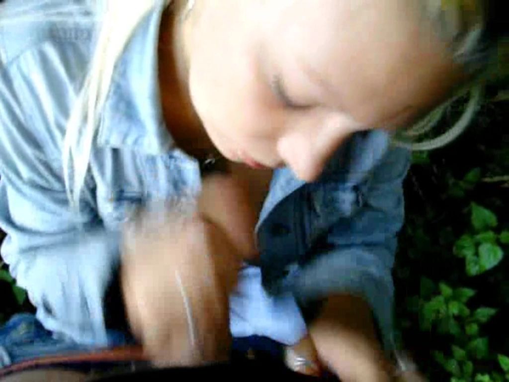 sexy foto nr. 4 von heisser quicky im wald (TON)