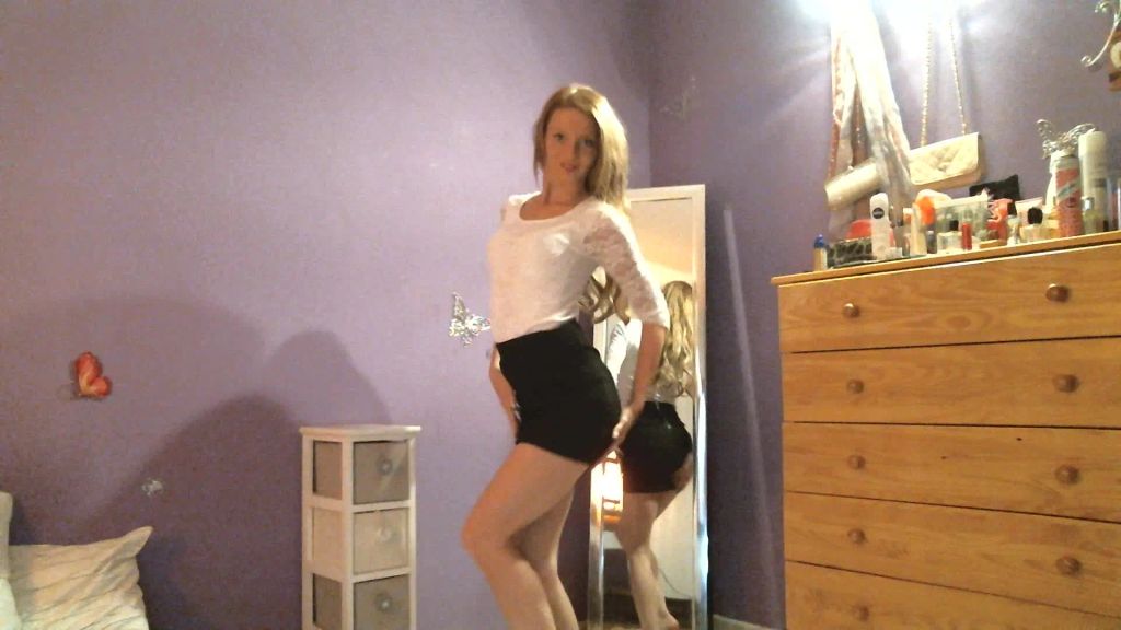 Vorschaubild zum Video „hotclip“ von sweet nina