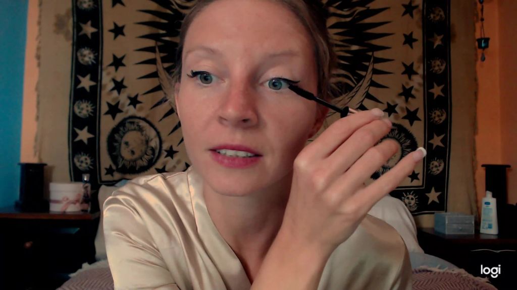 Vorschaubild 4 zum Video „Wunschvideo: Eingecremt und Einparfumiert“