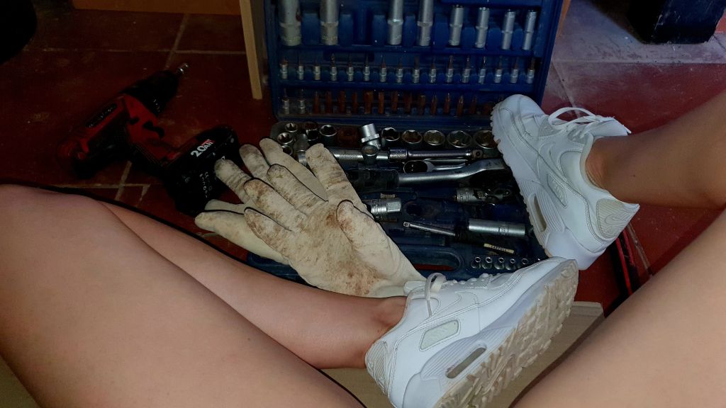 Vorschaubild 10 zum Video „Werkstattgirl“