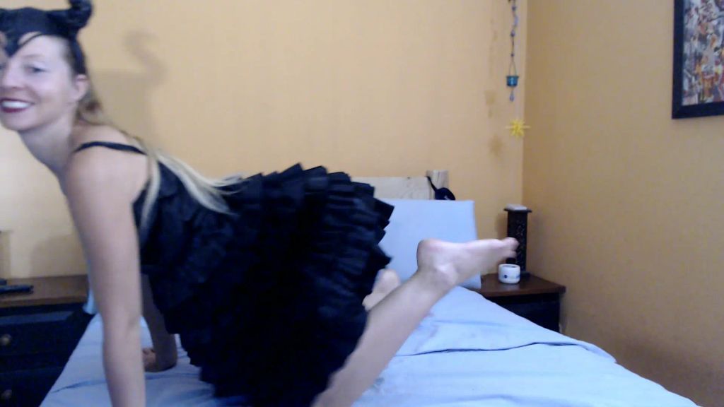 Vorschaubild 1 zum Video „Halloween Malefica“