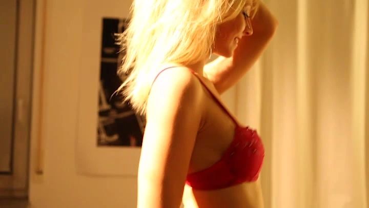 Vorschaubild 5 zum Video „table dance“