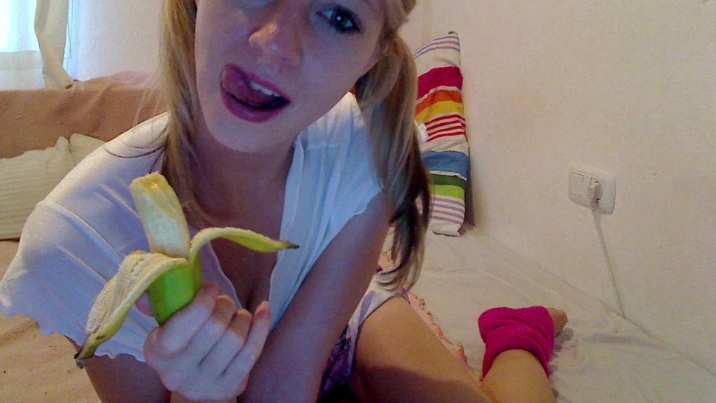 Vorschaubild zum Video „studentin“ von sweet nina