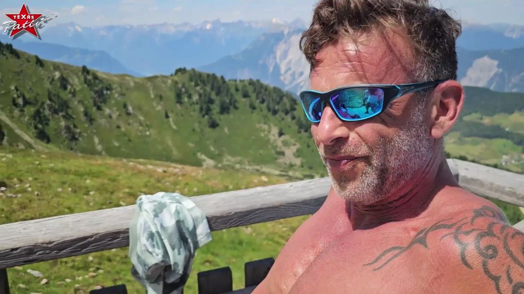 sexy foto nr. 6 von Die WANDERhuren. Doppel-Blowjob auf 2.800m