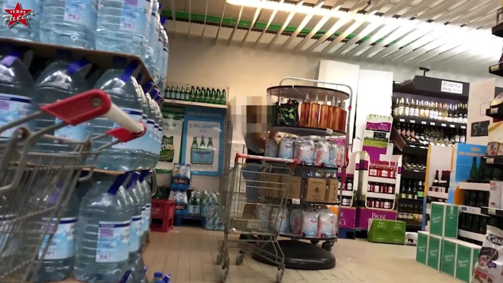 sexy foto nr. 3 von Wetten dass… Im Supermarkt blank ziehen oder Einkauf zahlen