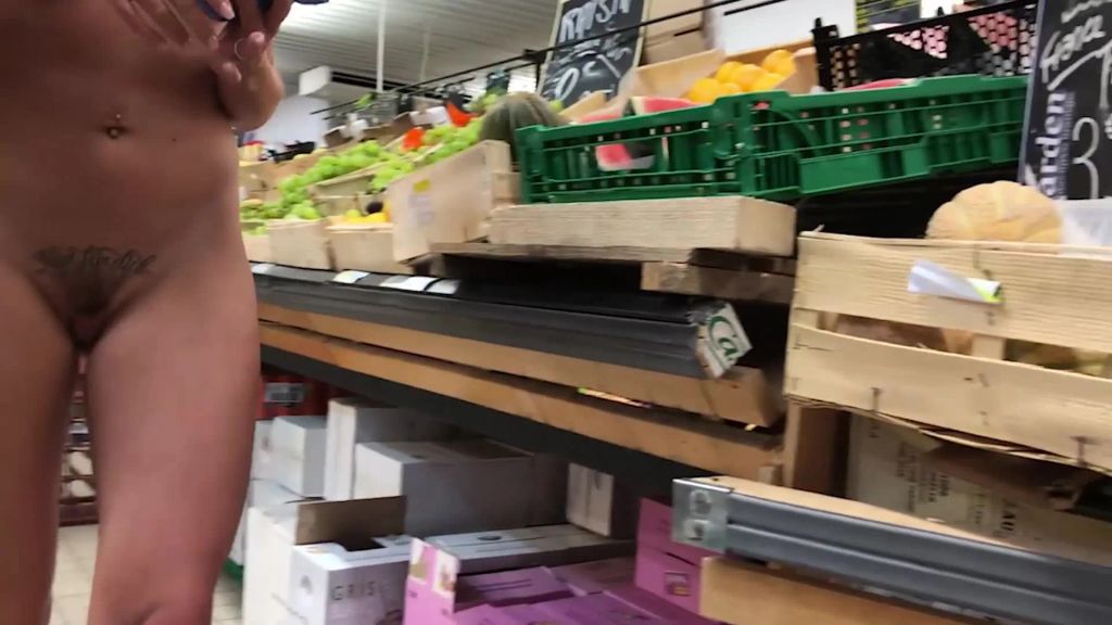 sexy foto nr. 10 von Wetten dass… Im Supermarkt blank ziehen oder Einkauf zahlen