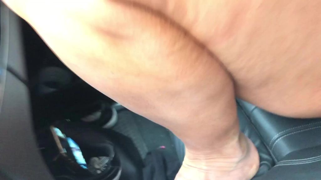sexy foto nr. 6 von Camshow während der Fahrt