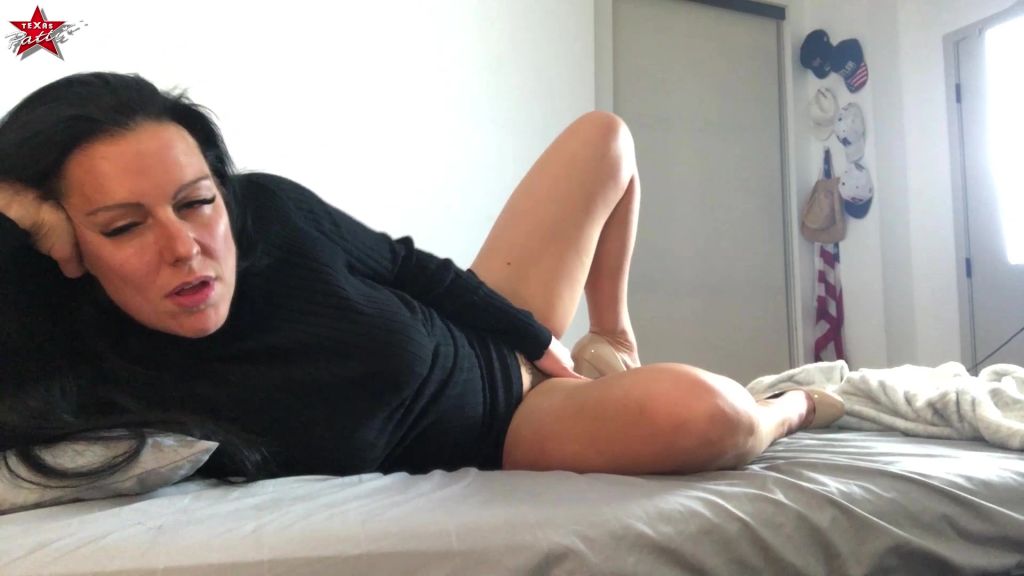 sexy foto nr. 3 von Feierabend. Porno an, Spielzeug raus, los geht’s