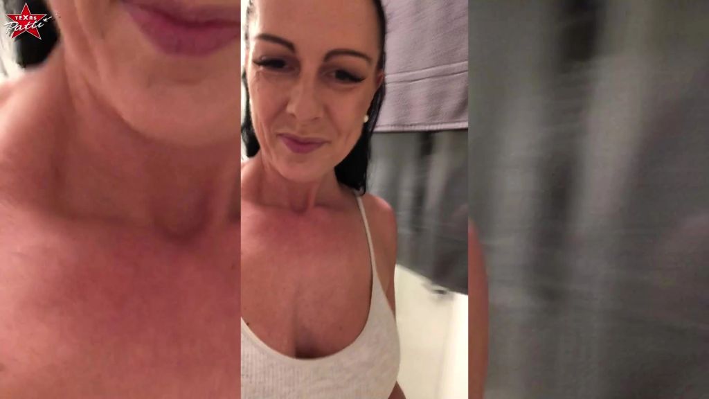sexy foto nr. 6 von Wunschclip. In die Kamera gepisst