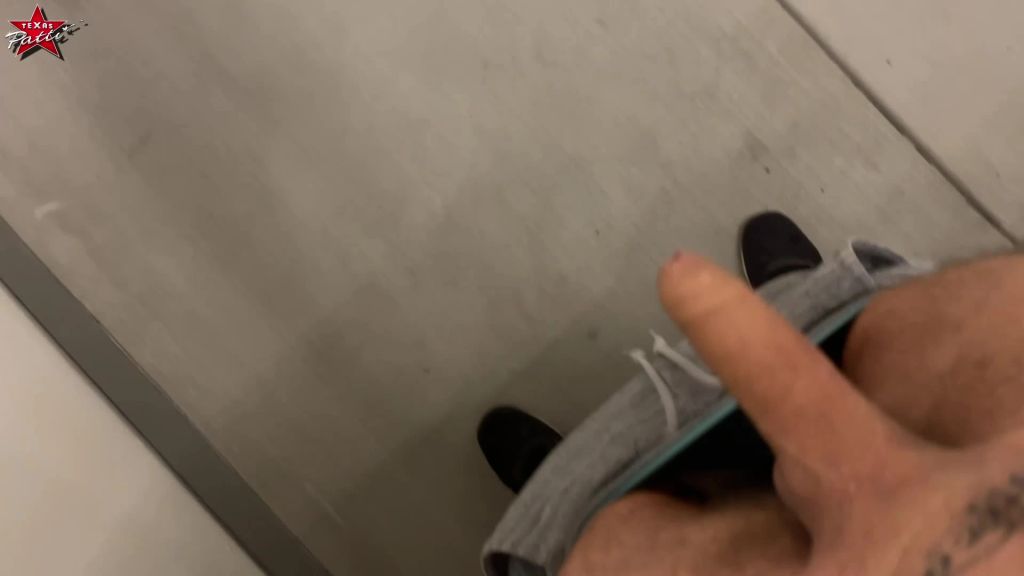 sexy foto nr. 3 von Vom Ehemann erwischt. Quicky mit fremdem Typ.