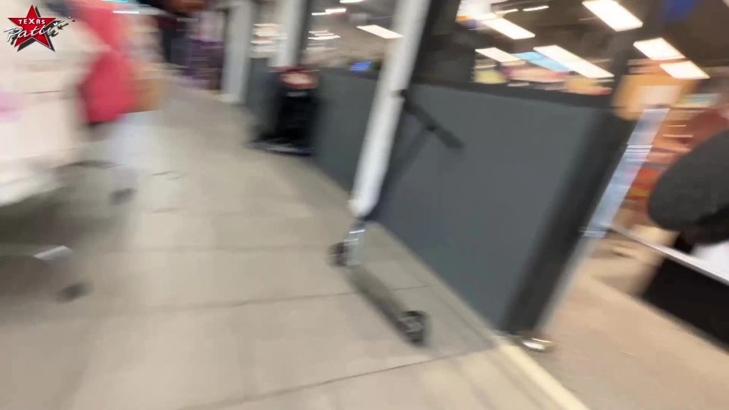 sexy foto nr. 9 von Ich habe es getan: Nackt-Shopping im Supermarkt und beim Bäc