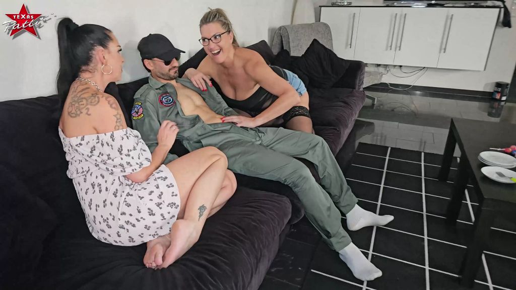 sexy foto nr. 4 von Der Rundflug. Erst ficken, dann fliegen